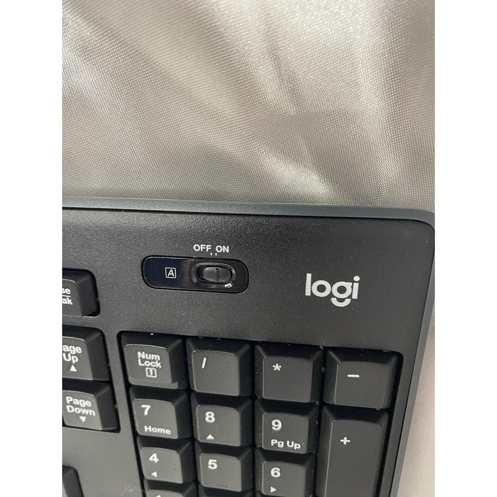 Logitech K270 Wireless Keyboard Untested FOR PARTS- No USB Receiver